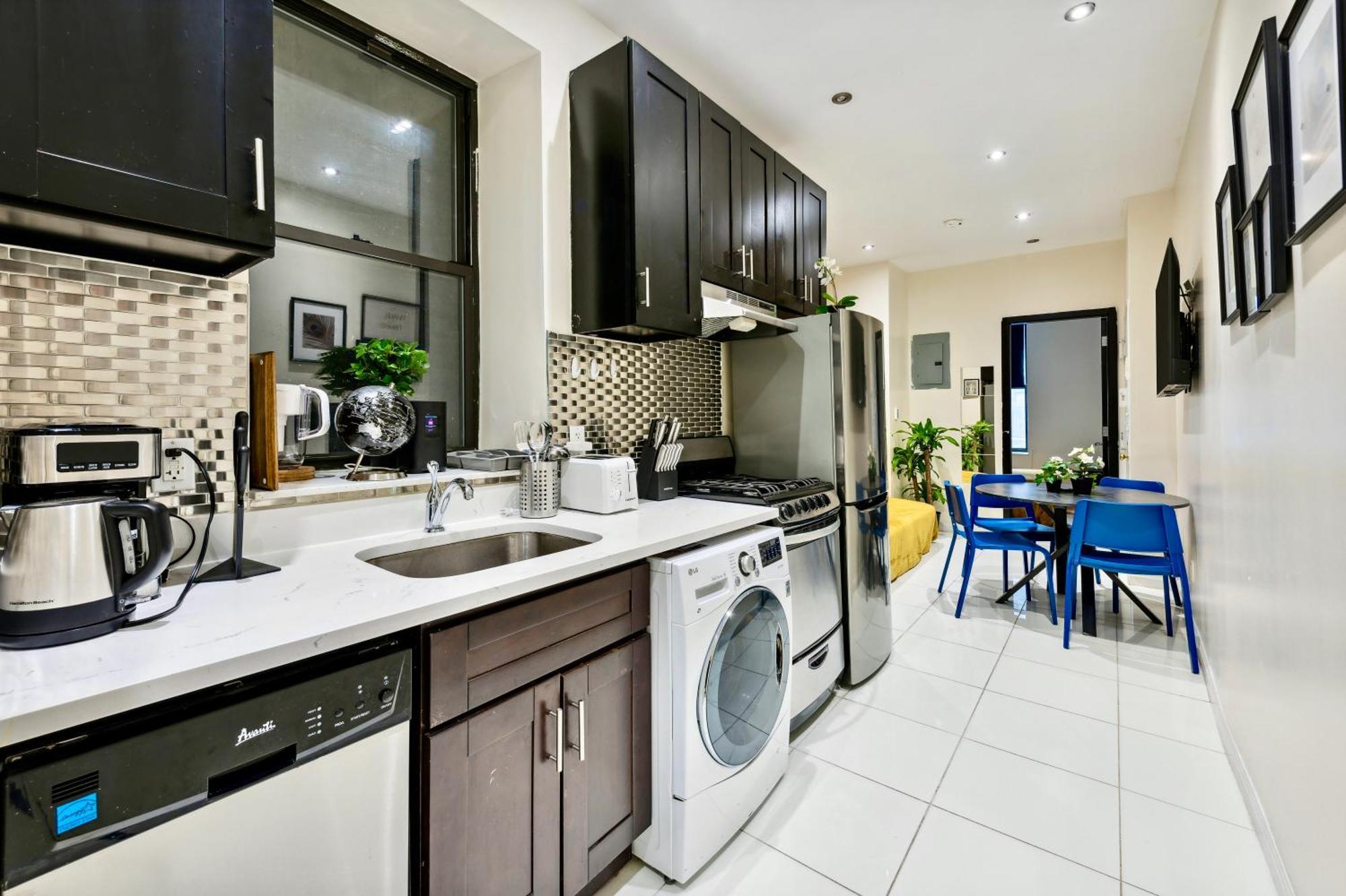 Central & Cozy 2 Bd Apt In Manhattan ニューヨーク エクステリア 写真