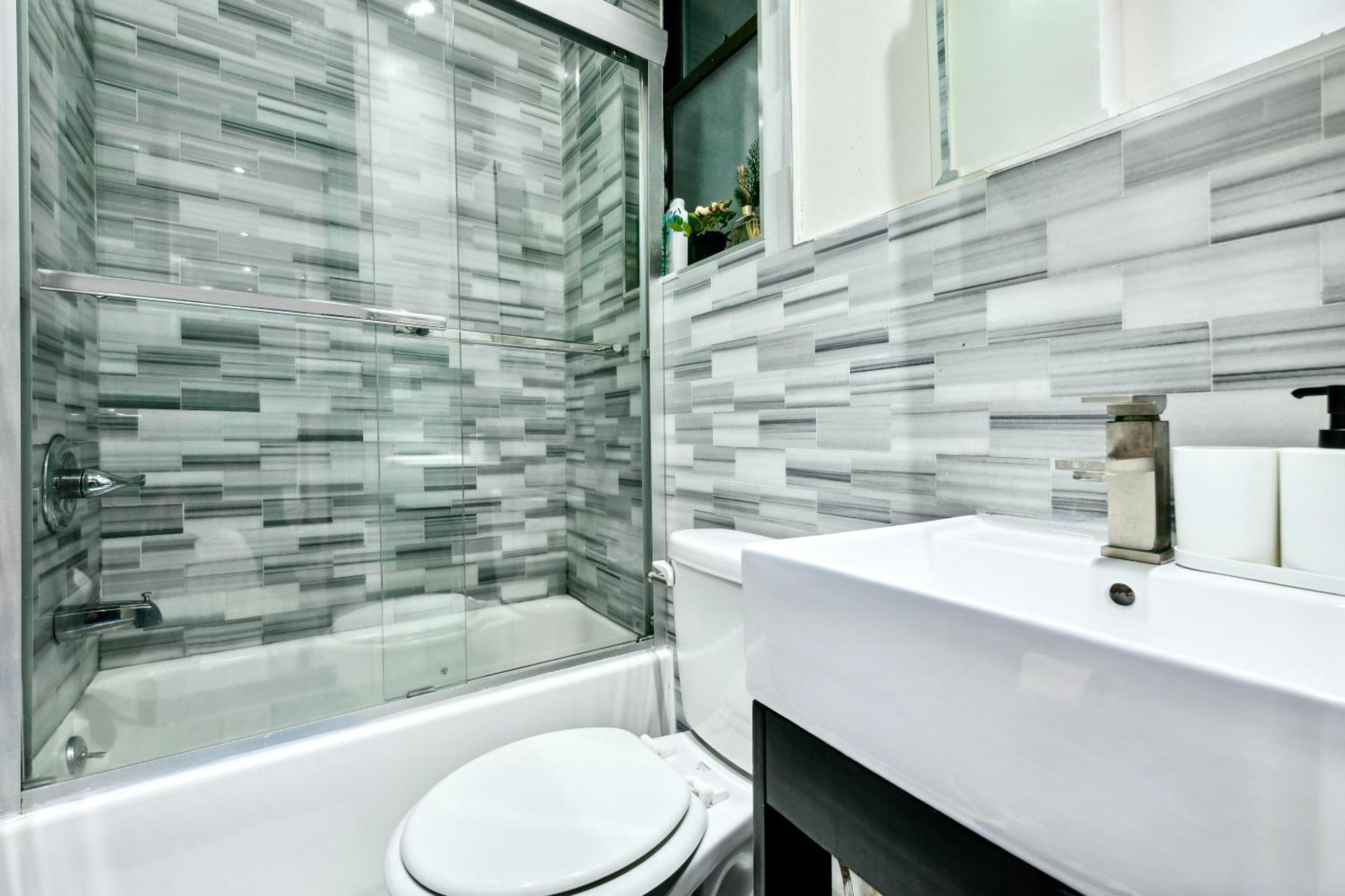 Central & Cozy 2 Bd Apt In Manhattan ニューヨーク エクステリア 写真